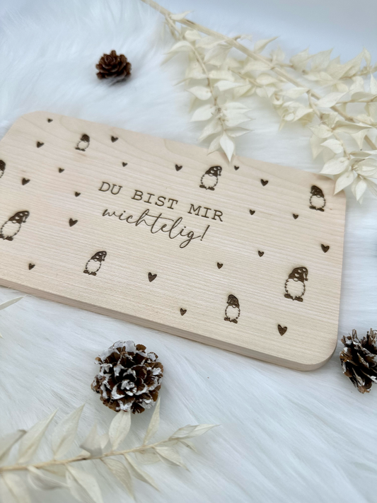 Frühstücksbrett aus Ahornholz mit Gravur „Weil du mir wichtelig bist“, liebevolles Weihnachtsgeschenk oder Nikolausgeschenk für Freunde, Kollegen oder Nachbarn. Hochwertige Lasergravur, 22,5 × 12,5 × 1 cm, handgefertigt, dekorativ und praktisch zugleich.