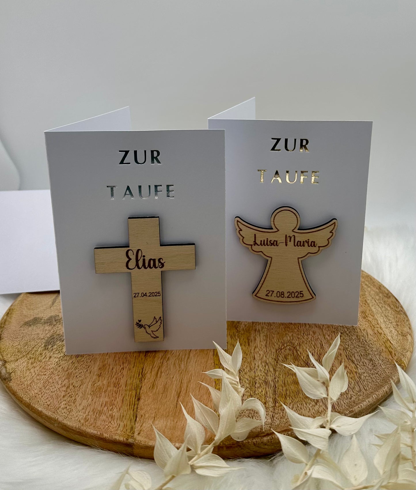 Karte zur Taufe - mit Prägung und Holzkreuz - Klappkarte Taufe