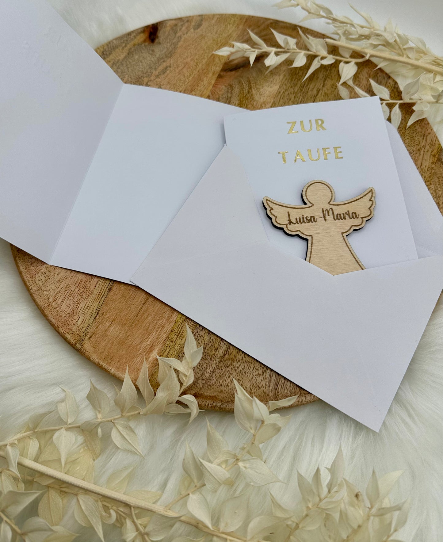 Karte zur Taufe - mit Prägung und Holzkreuz - Klappkarte Taufe