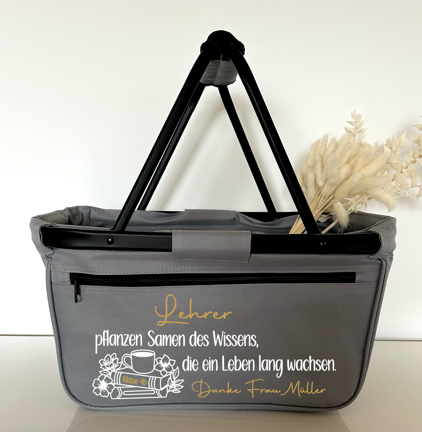 Abschiedsgeschenk Lehrer - Einkaufskorb mit dem Spruch "Lehrer pflanzen Samen des Wissens, die ein Leben lang wachsen. Mit individueller Personalisierung. Korb Grau