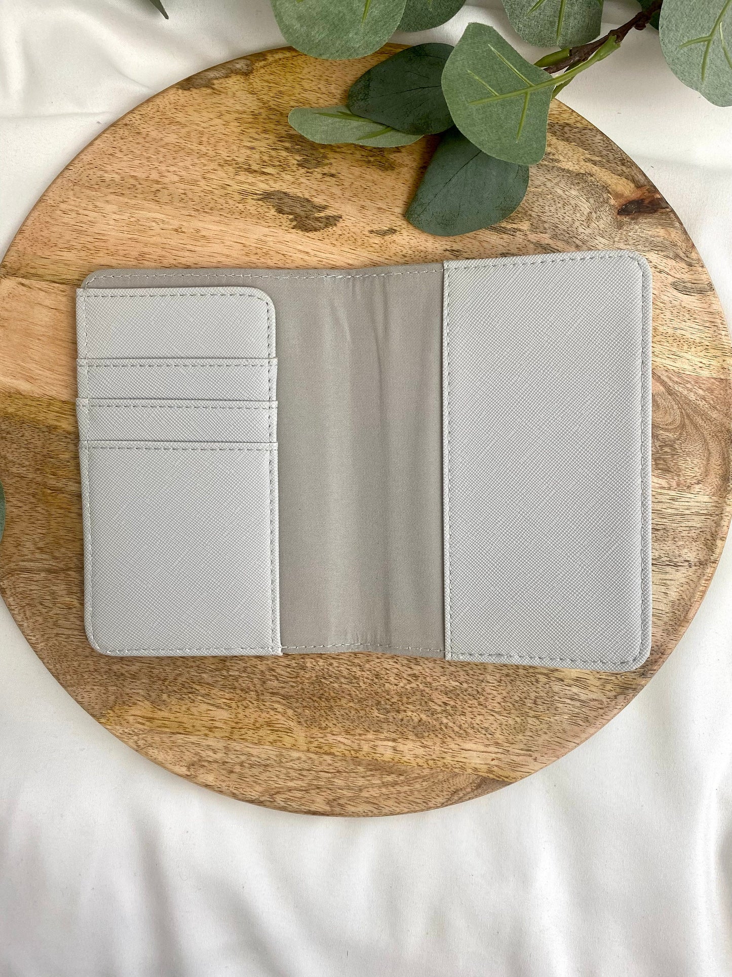 Reisepasshülle personalisiert mit Namen und Weltkarte/Flugzeug - Kofferanhänger - Geschenkidee - Hülle für Reisepass