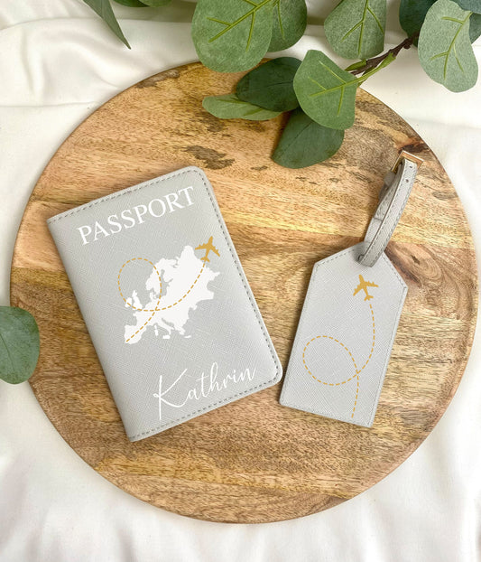 Reisepasshülle personalisiert mit Namen und Weltkarte/Flugzeug - Kofferanhänger - Geschenkidee - Hülle für Reisepass