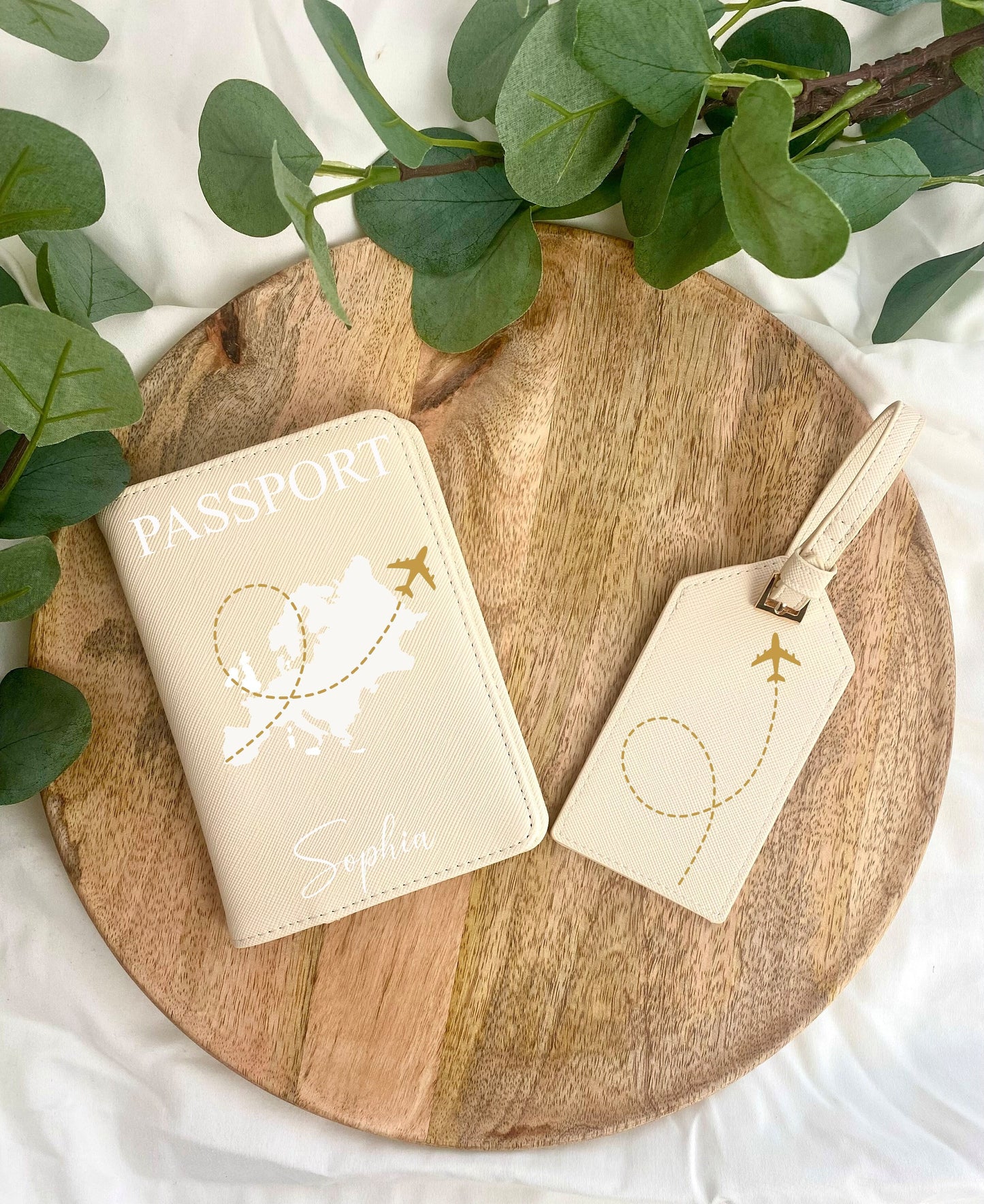 Reisepasshülle personalisiert mit Namen und Weltkarte/Flugzeug Beige -Oyster - Kofferanhänger - Geschenkidee - Hülle für Reisepass