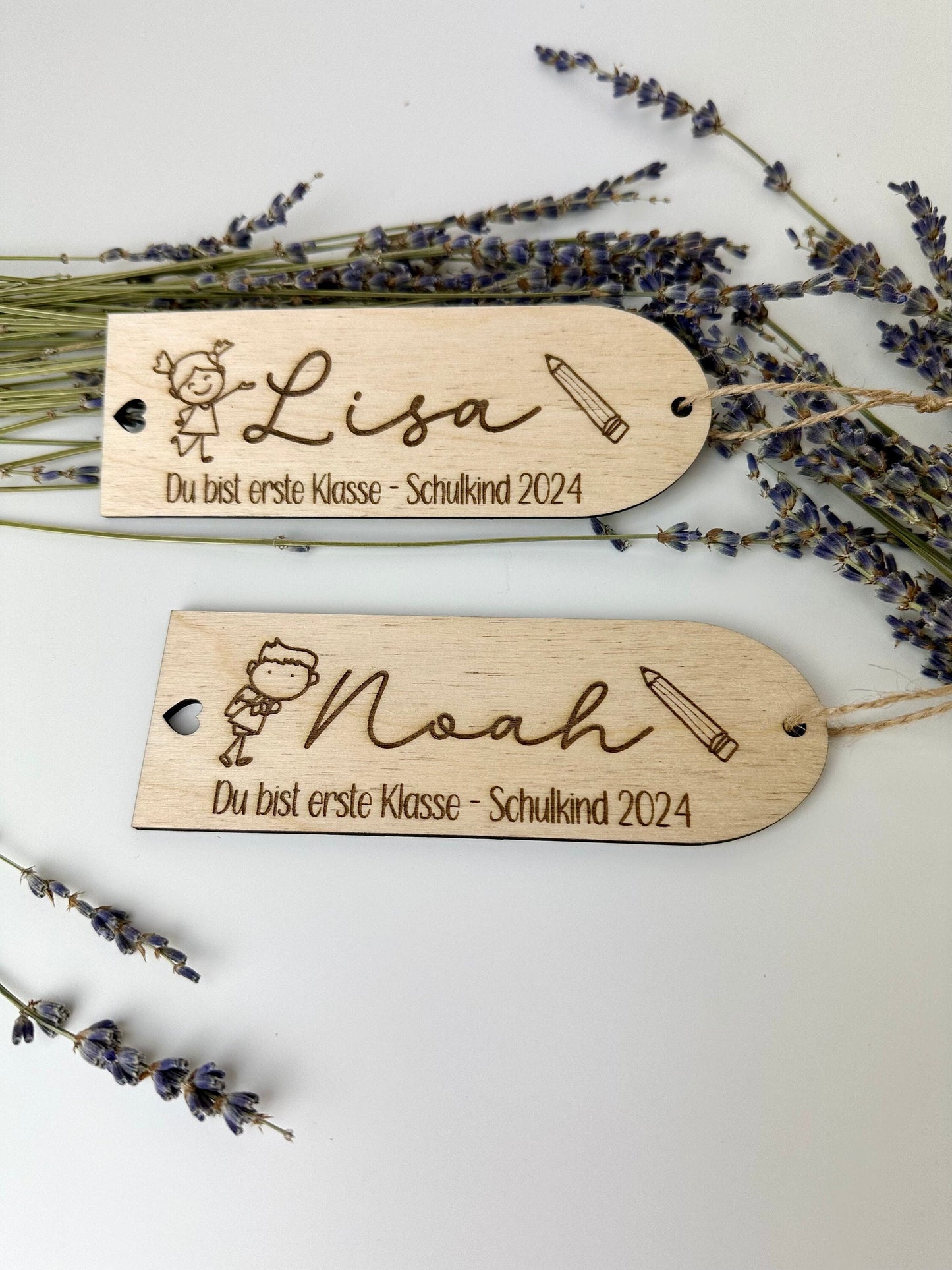 Lesezeichen Schulkind 2024 - personalisiert mit Namen - du bist erste Klasse -Geschenk zur Einschulung - Schultüte Inhalt - Lesehilfe