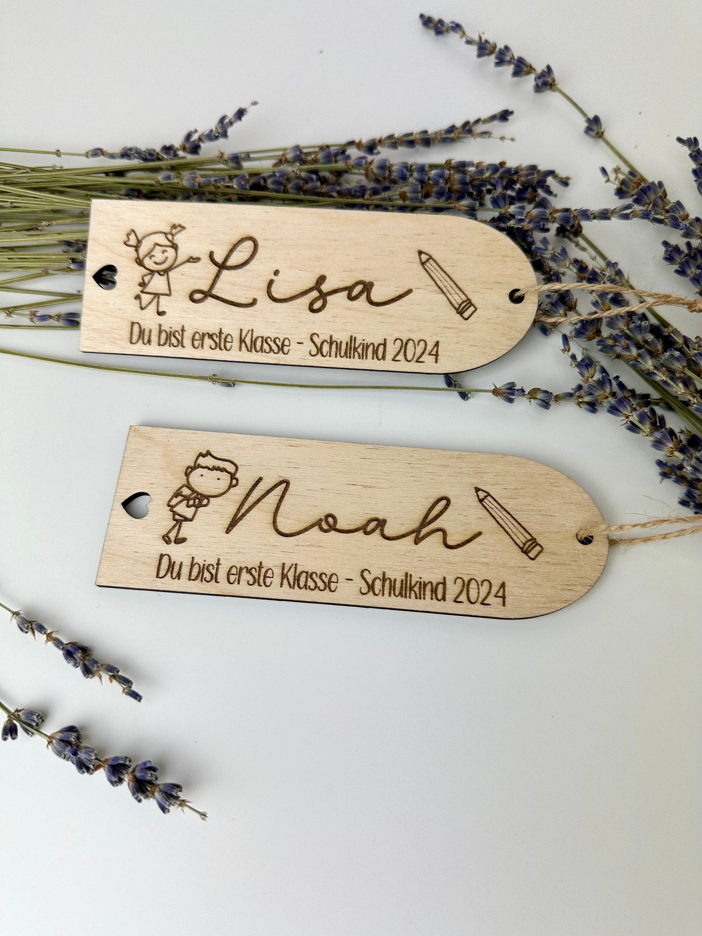 Lesezeichen Schulkind 2024 - personalisiert mit Namen - du bist erste Klasse -Geschenk zur Einschulung - Schultüte Inhalt - Lesehilfe