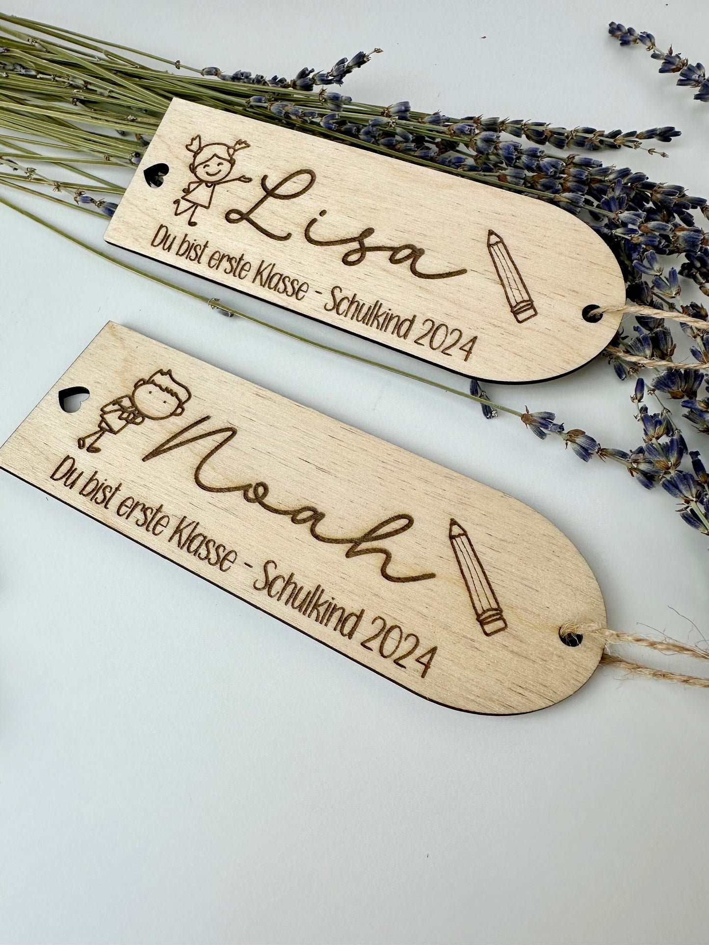 Lesezeichen Schulkind 2024 - personalisiert mit Namen - du bist erste Klasse -Geschenk zur Einschulung - Schultüte Inhalt - Lesehilfe
