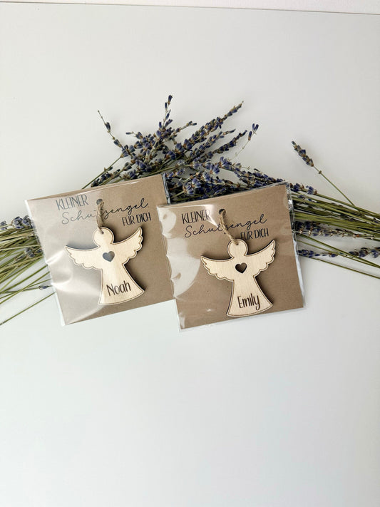 Schutzengel personalisiert mit Namen - Glücksbringer -Einschulungsgeschenk - Mutmacher - Schutzengel Anhänger aus Holz - Taufe - Kommunion